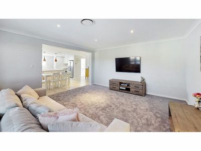 19 Lakeside Circuit, Dubbo