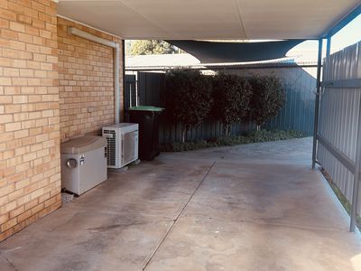 10 White Street, Finley