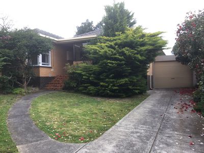 28 Village Avenue, Doncaster