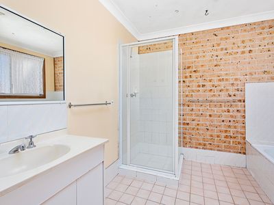1 / 15 Grove Circuit, Lake Illawarra