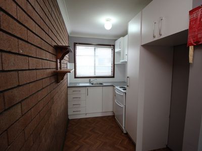 4 / 16 Storey Street, Oak Flats