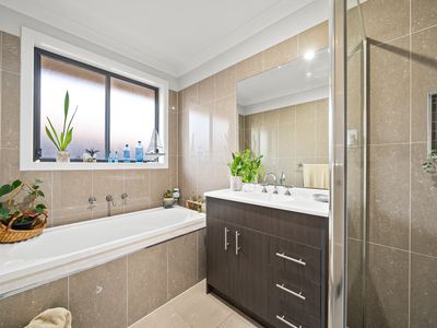 11 Peck Close, Oran Park