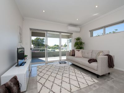 *4/57 Coode Street, Bayswater