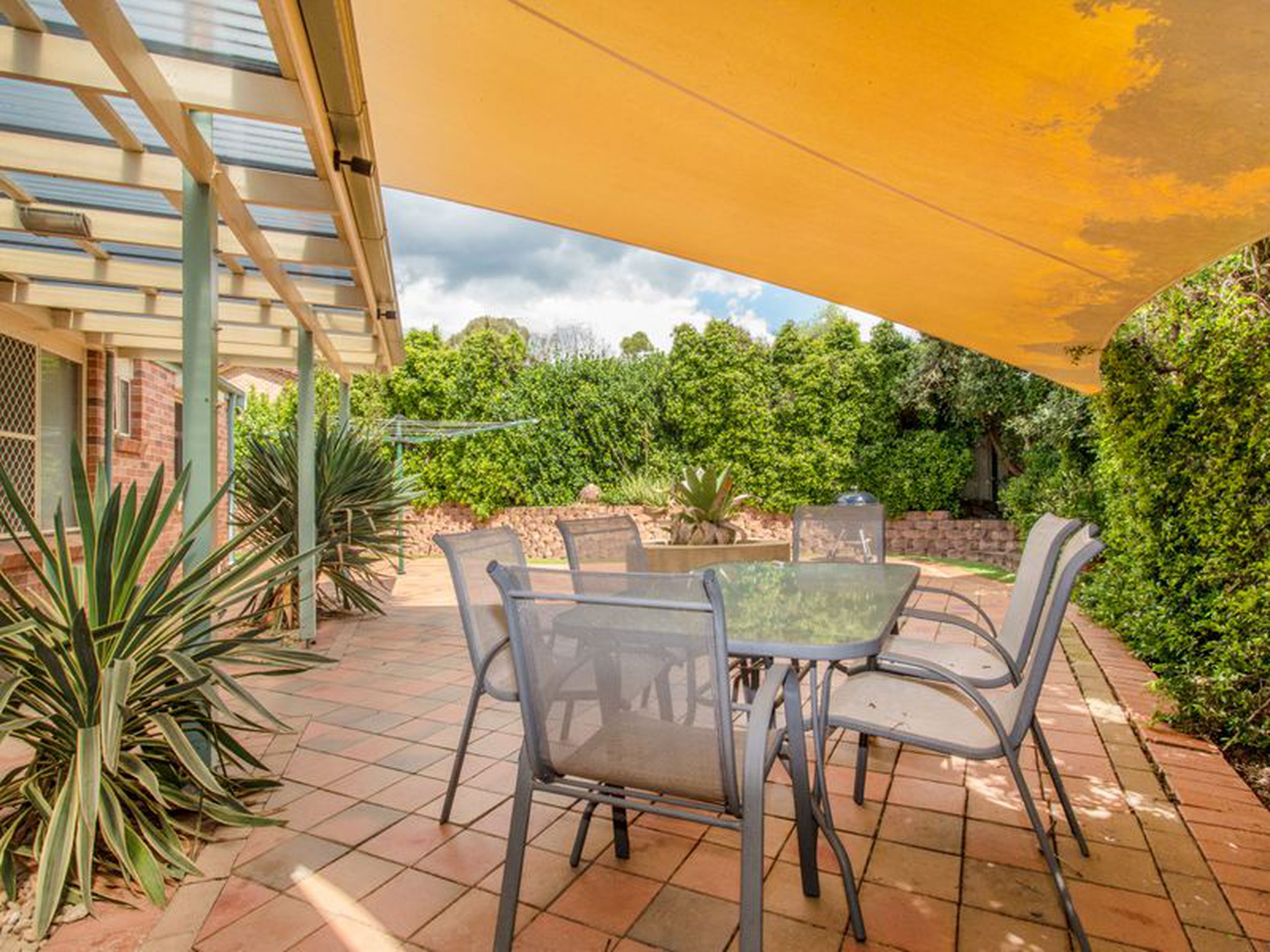 2 Kenneth Slessor Drive, GLENMORE PARK