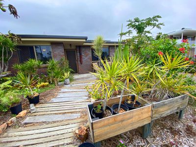24 South Street, Urangan