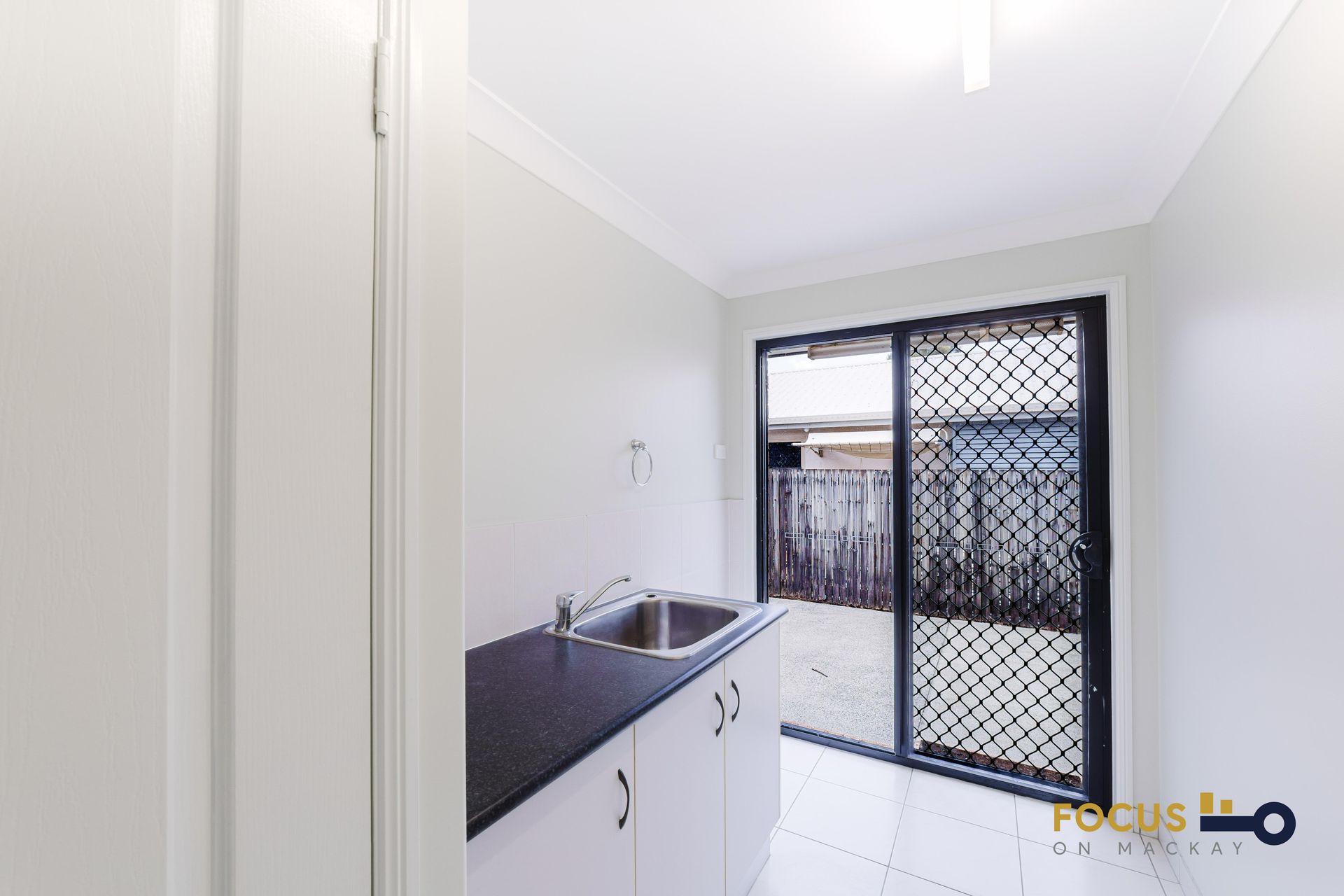 75 Gingham Street, Glenella