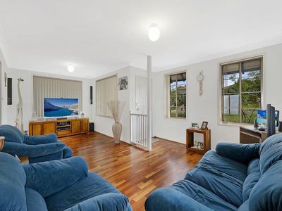 22 Waugh Cl, Blue Haven