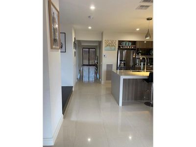 27 Mulholland Drive, Tarneit