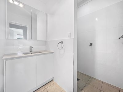 4 Manchurian Circuit , Dubbo
