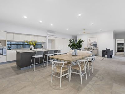 32 Macquarie Street, Wakerley