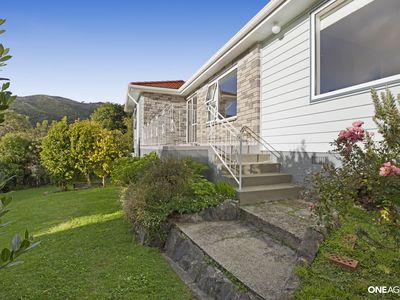 13 Wilmshurst Place, Tawa