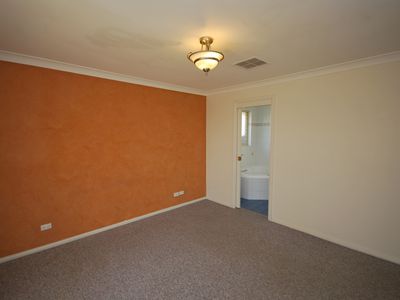 6 Parkland Place, Dubbo