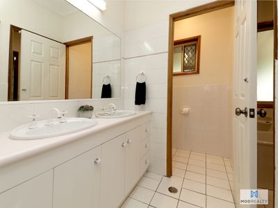 5 Eucalyptus Place, Walloon