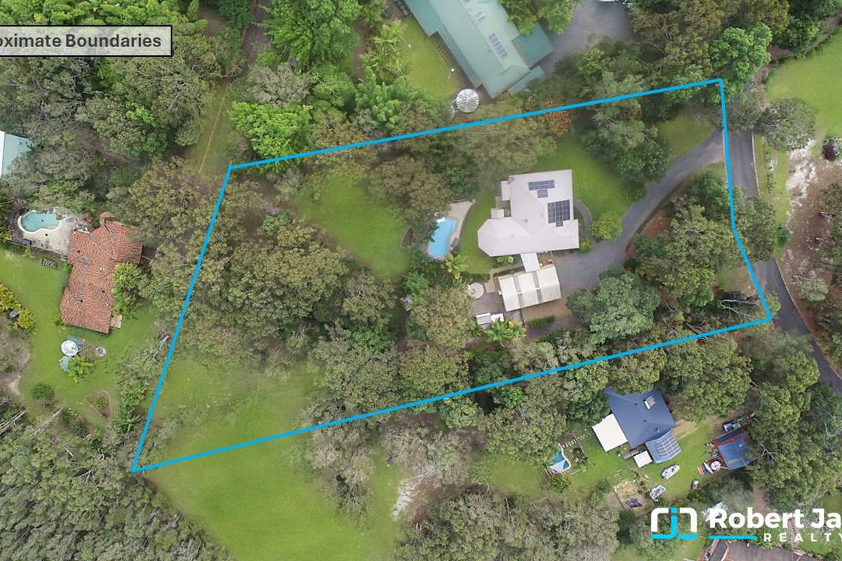 6 Bloodwood Place, Cooroibah