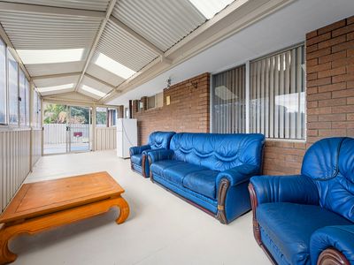 28 Lowanna Way, Armadale