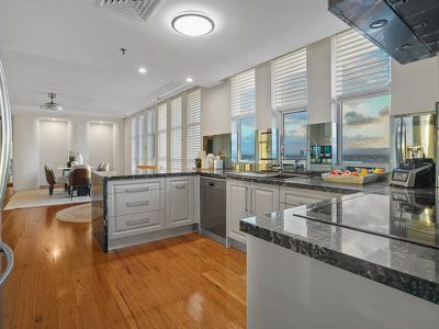 43 / 3 TEDDER AVENUE, Main Beach