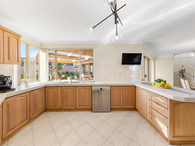 39 Castellon Crescent, Coogee