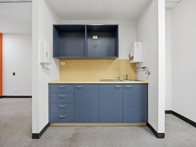 B2 / 75 Newnham Drive, Newnham