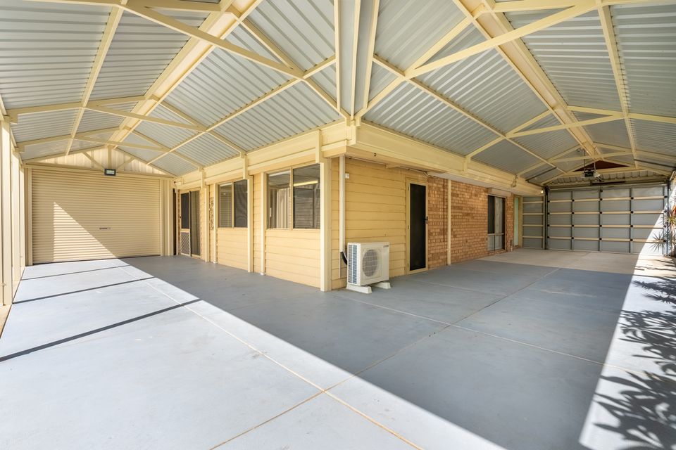 594 Safety Bay Rd, Waikiki