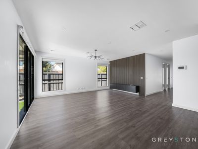 61 Bingham Circuit, Thornhill Park