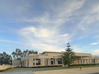 145 Barnes Boulevard, Horsham