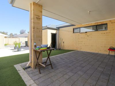 18 Baroness Road , Baldivis