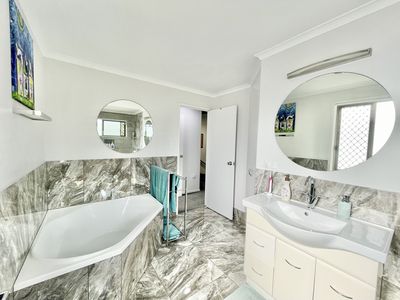 12 Flinders Street, Point Vernon