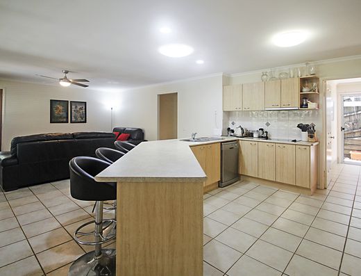 Family home in quiet cul-de-sac (Wheelchair friendly) image 8
