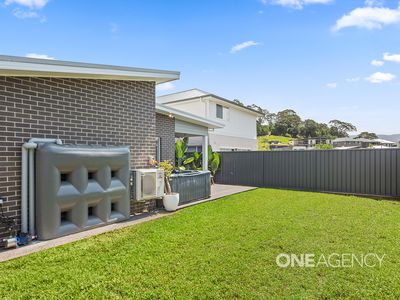 14 Foxground Parade, Tullimbar