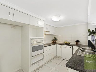 2 / 8 Paxton Street, North Ward