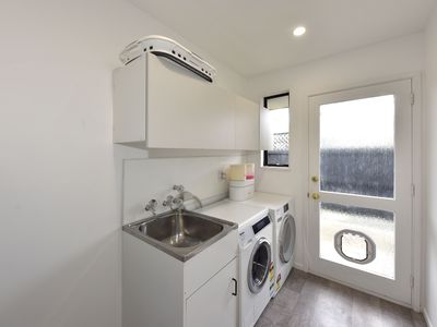 2 Edwins Way, Burwood