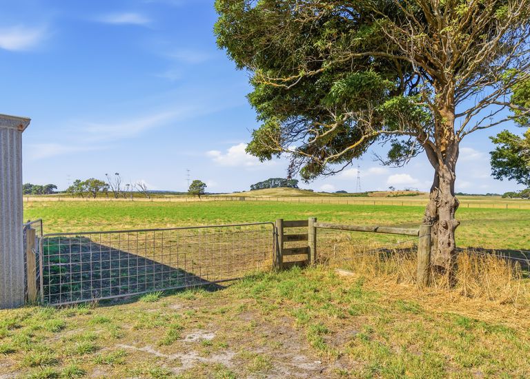 138 Oakleys Road, Portland