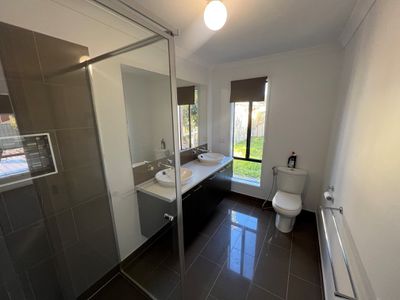 2 Silverleaf Road, Kialla