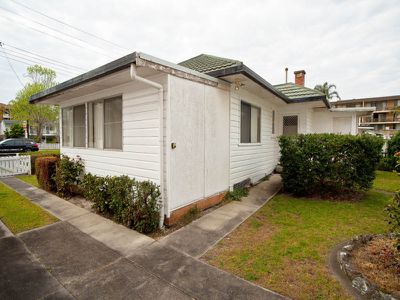 11 West Street, Forster