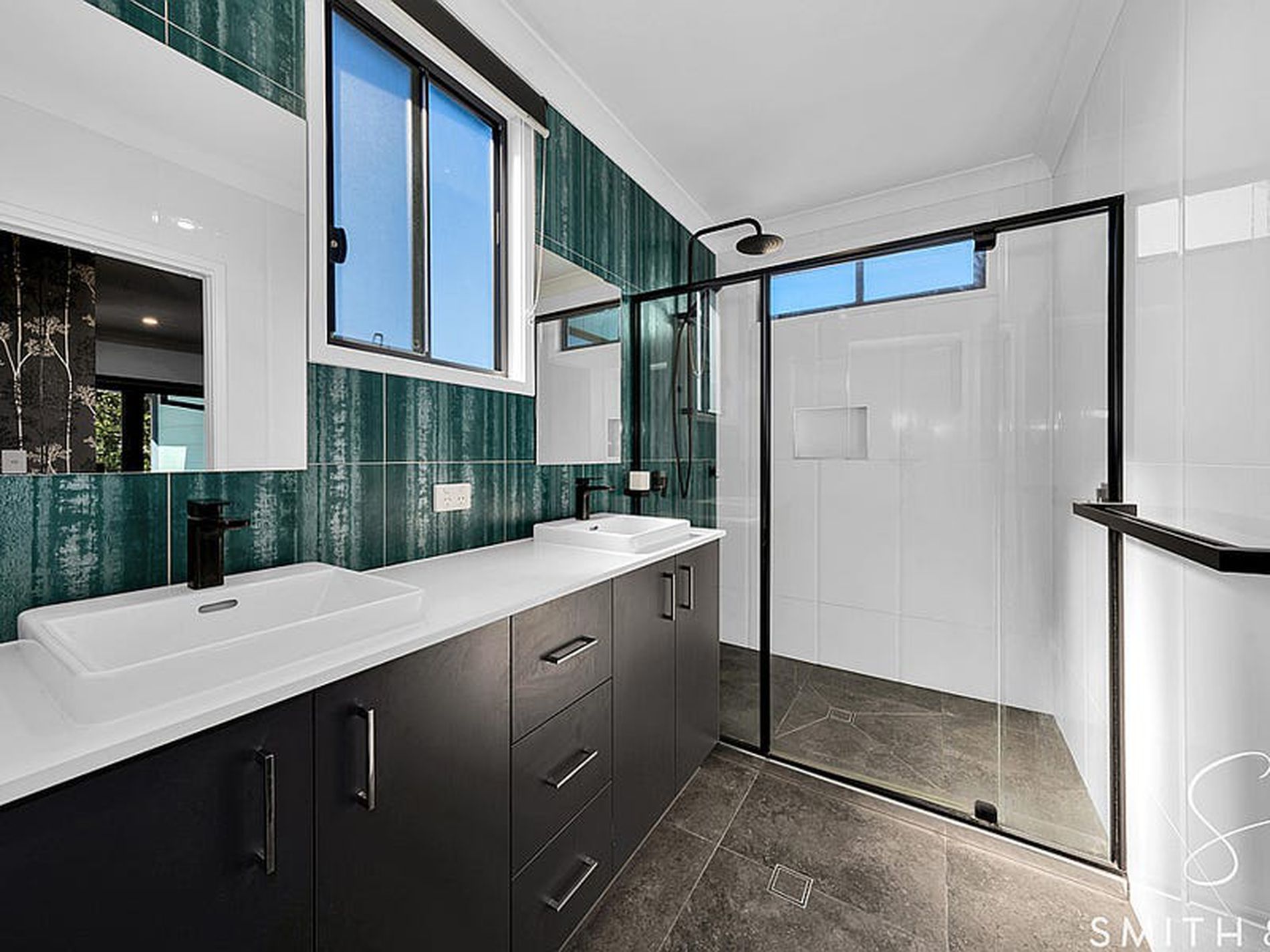 22 Mizen Place, Holland Park West