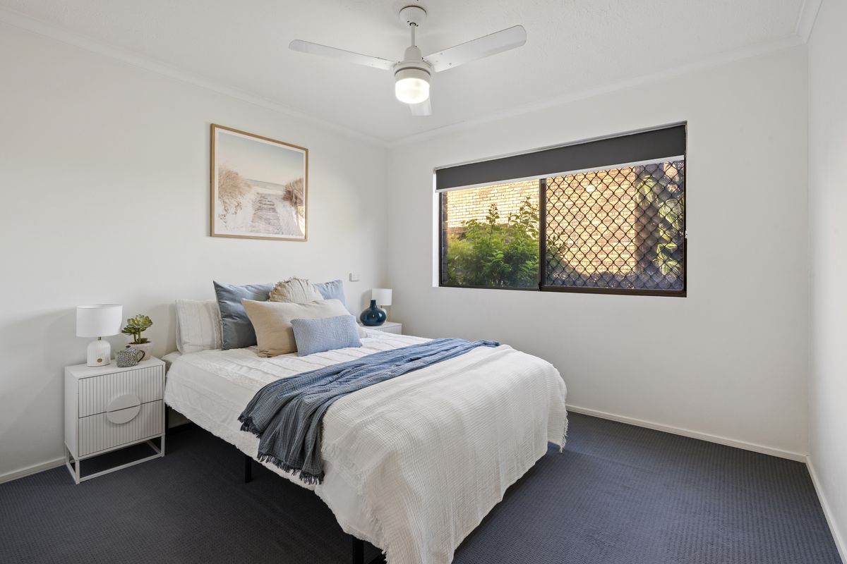 2 / 22 Dunlop Court, Mermaid Waters