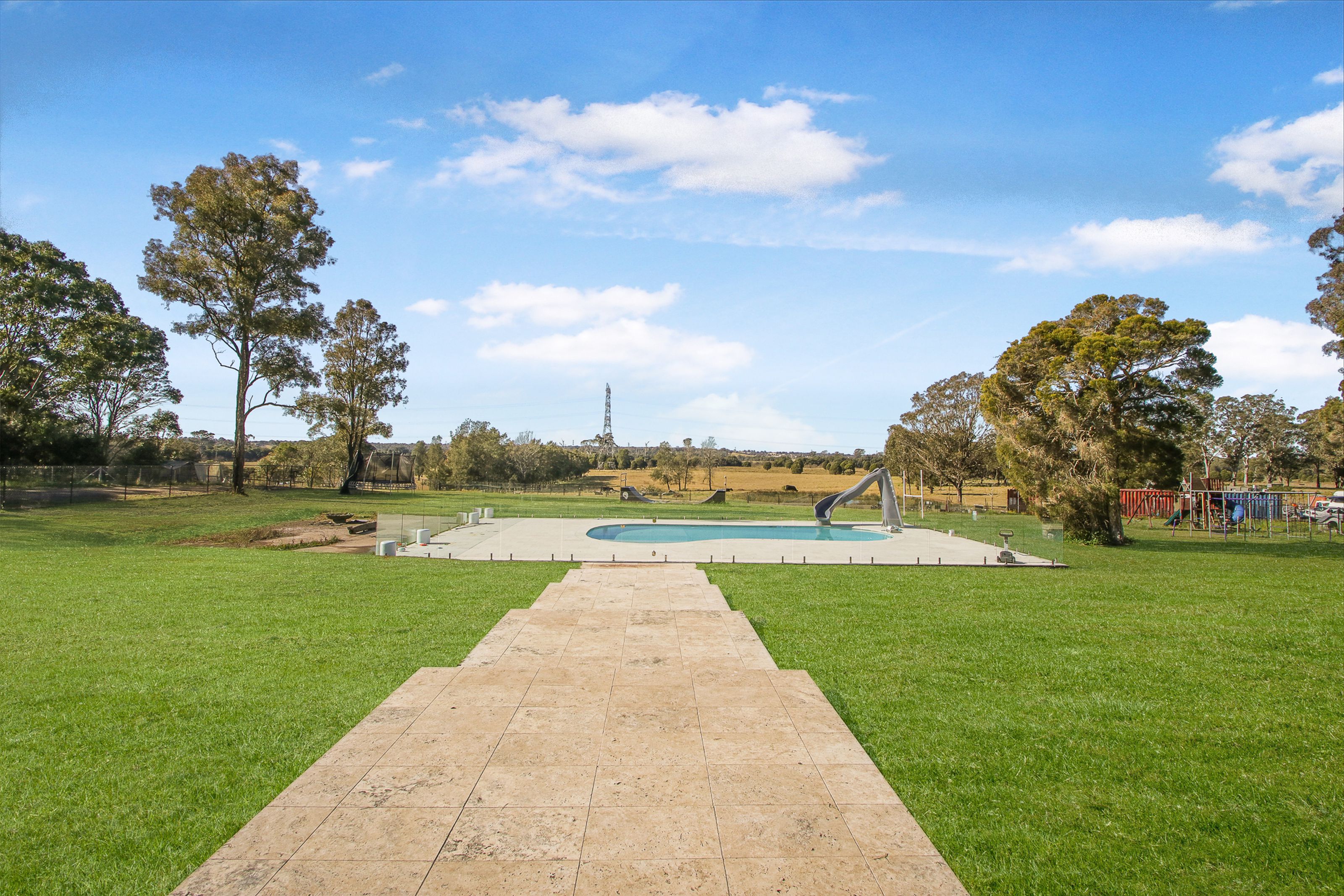 9 Avon Place, WINDSOR DOWNS