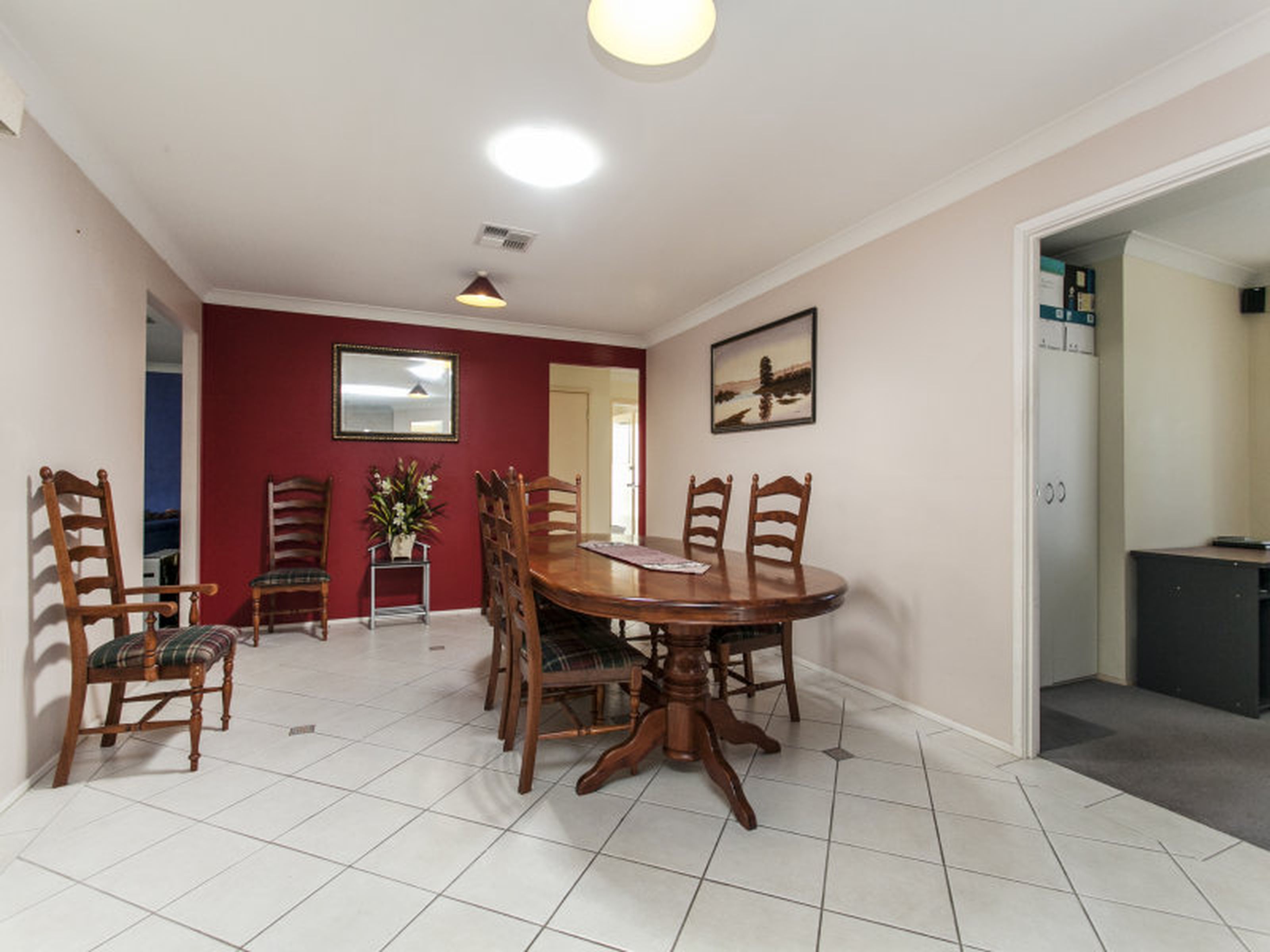 8 Laguna Drive, GLENMORE PARK