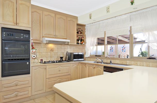 2 Hartley Crescent, Greenvale