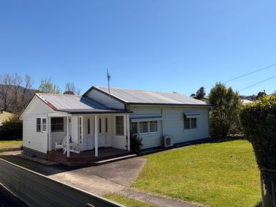3 Beauty Avenue , Mount Beauty