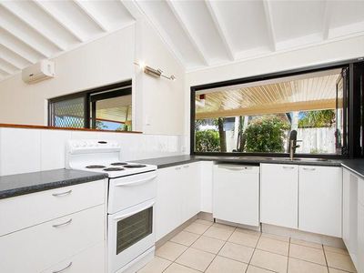 9 Cilla Court, Rochedale South