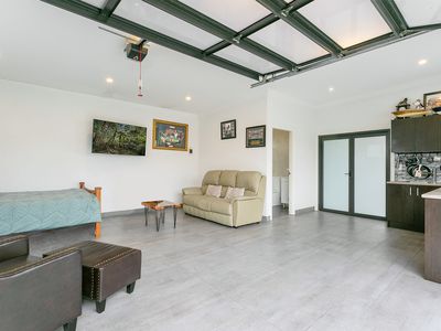 266 Gloucester Road, Beverly Hills