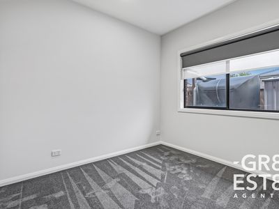 2 / 8 Ardmore Street, Cranbourne
