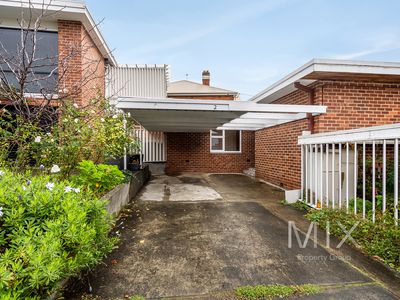 2 / 563 Sandy Bay Road, Sandy Bay