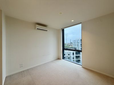 604 / 8E Evergreen Mews, Armadale