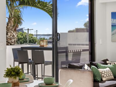 102 / 133 Scarborough Street, Southport