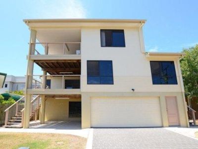 2 / 600 The Esplanade, Urangan