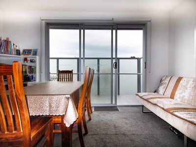 9 / 2 Middleborough Road, Burwood East