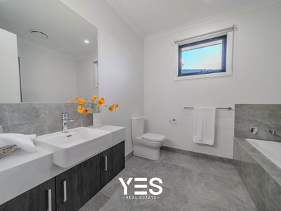 1B Rolstone Court, Narre Warren