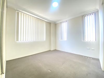 10/181 Hawkesbury Rd, Westmead
